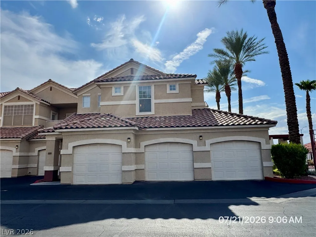 5855 Valley Drive 2005 — photo 2