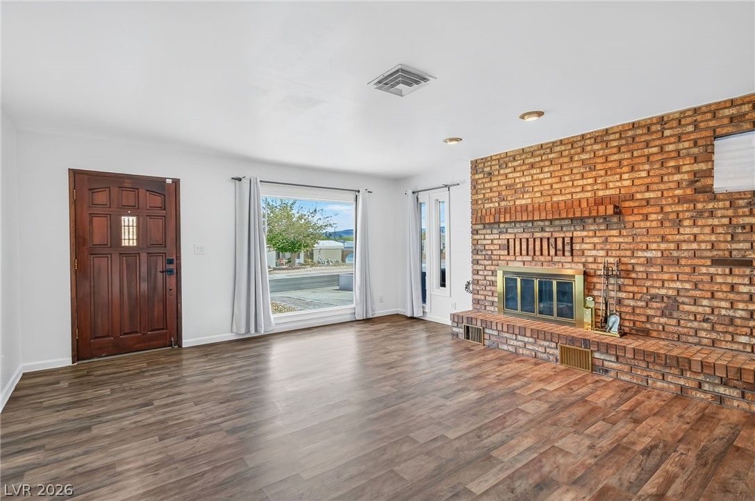572 Federal Street — photo 4 of 25