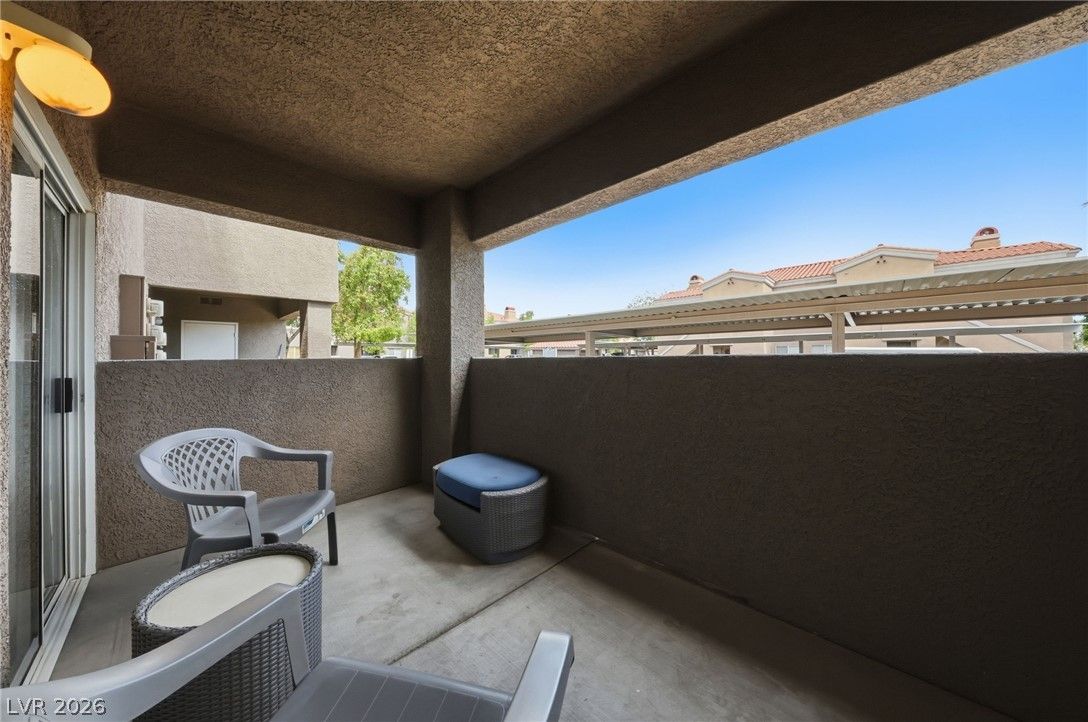 5525 West Flamingo Road 1023 — photo 3 of 26