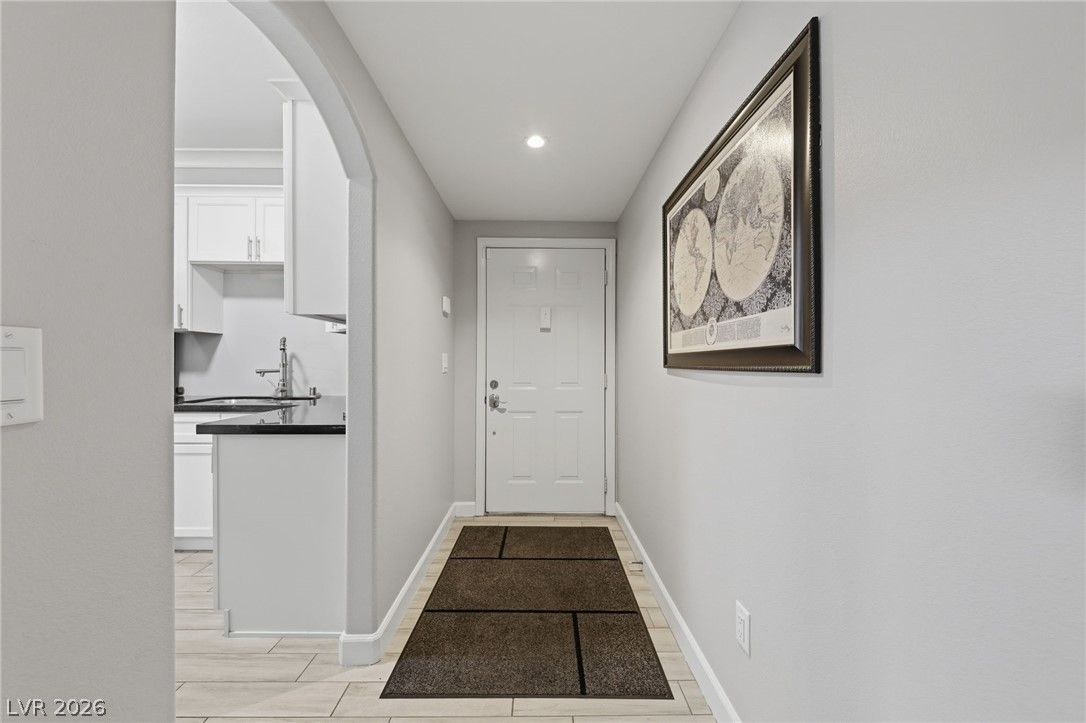 5525 West Flamingo Road 1023 — photo 4 of 26