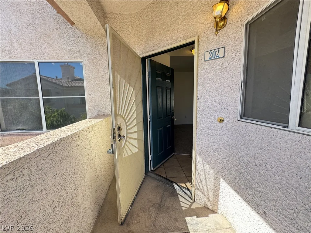 2120 CALVILLE Street 202 — photo 2