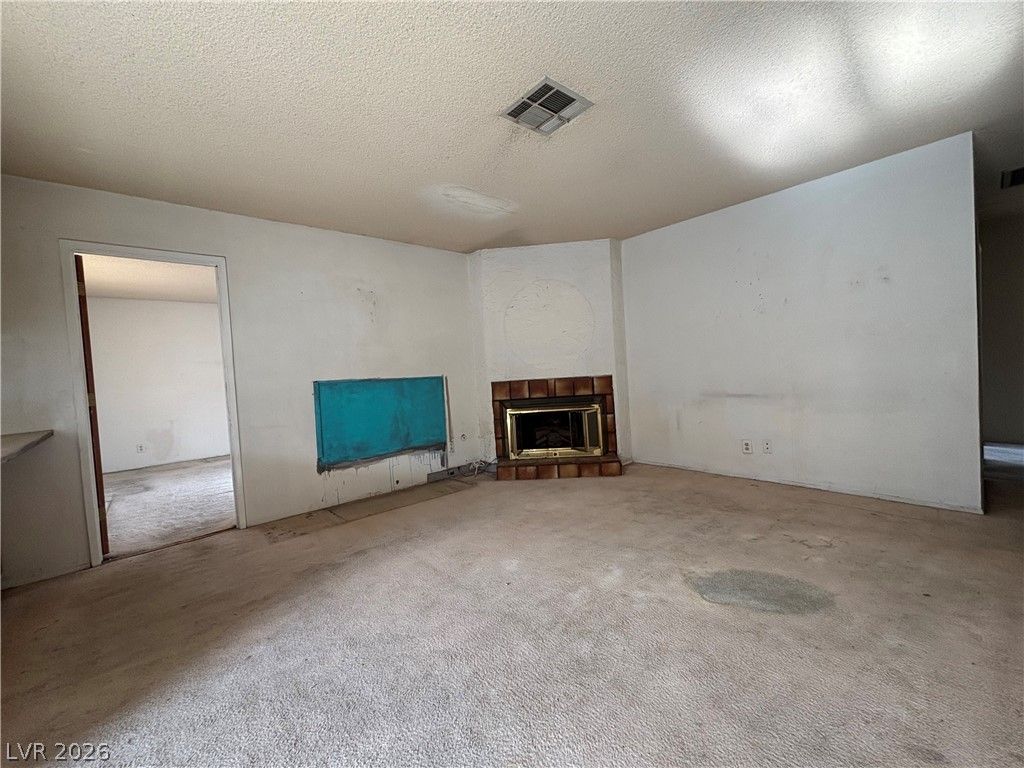 528 Close Avenue — photo 3