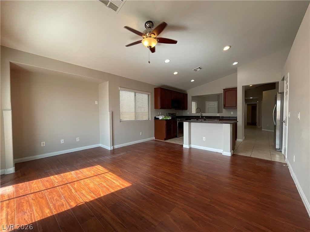 5016 Crying Heart Street — photo 2