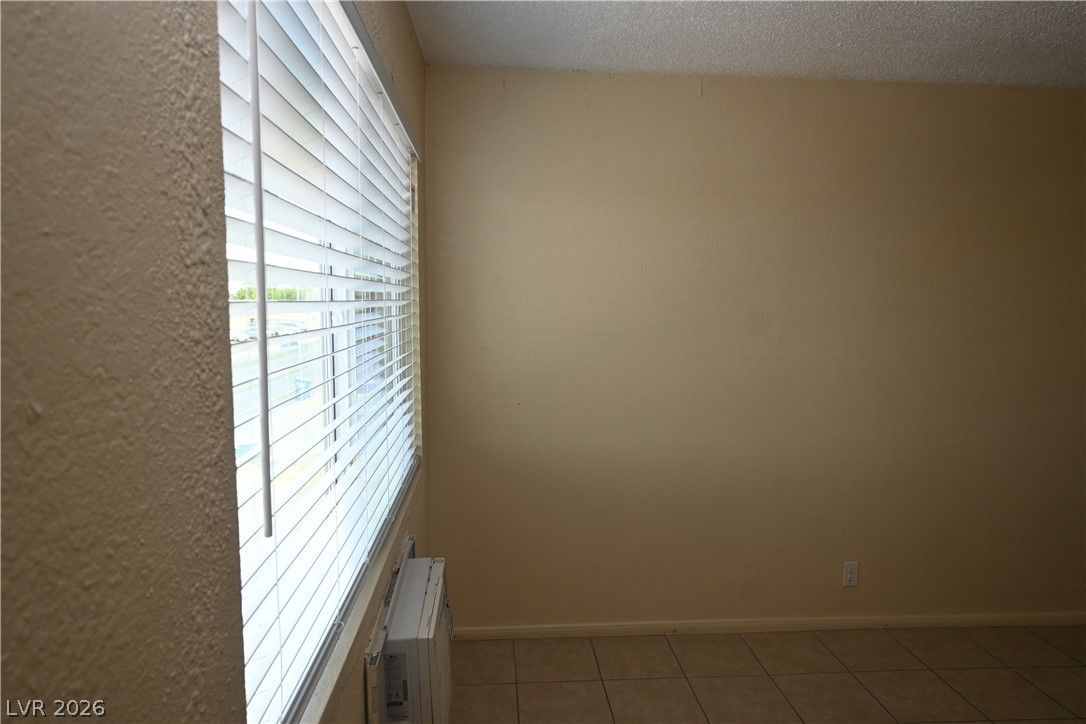 3021 East Carey Avenue 4 — photo 2 of 9