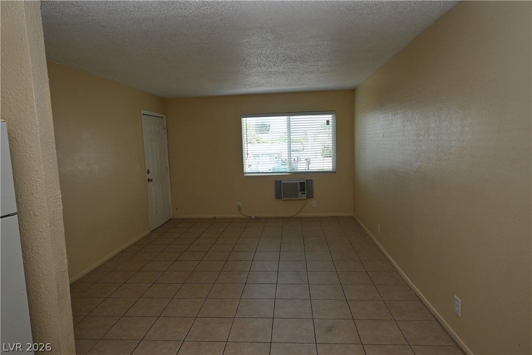 3021 East Carey Avenue 4 — photo 5 of 9