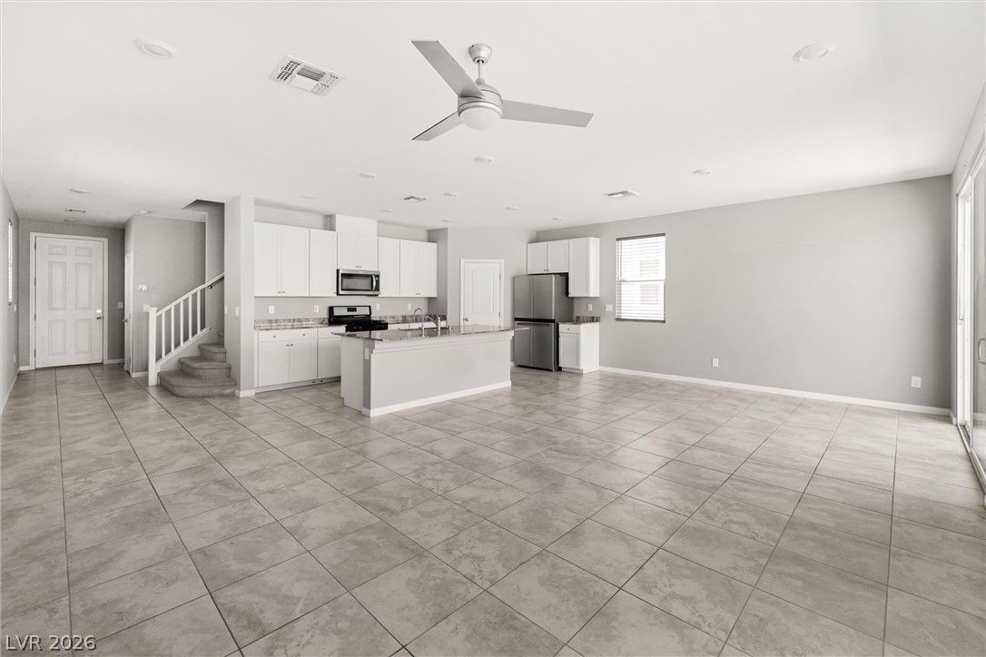 10163 Kings Amethyst Street — photo 4 of 18