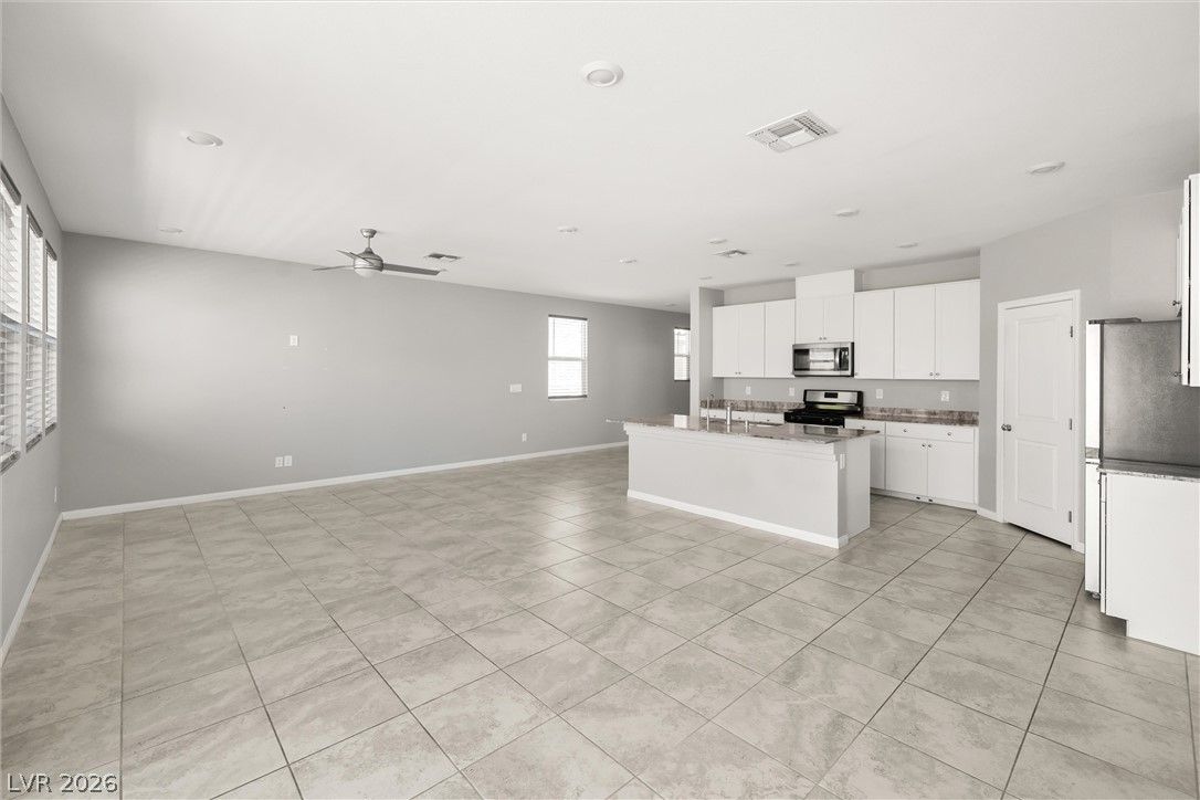 10163 Kings Amethyst Street — photo 5 of 18