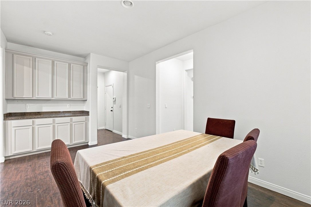 8051 Maple Park Street — photo 4