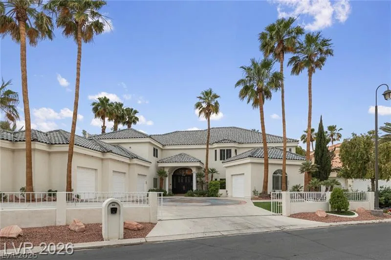 3160 Bel Air Drive — photo 2