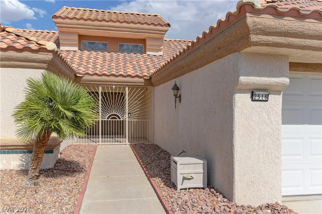 2516 Highvale Drive — photo 3
