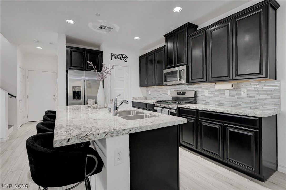 830 Star Estates Avenue — photo 4