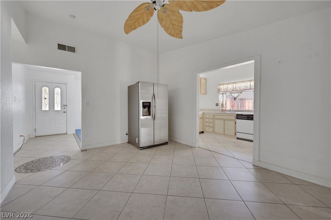5380 Stirrup Street — photo 5 of 9