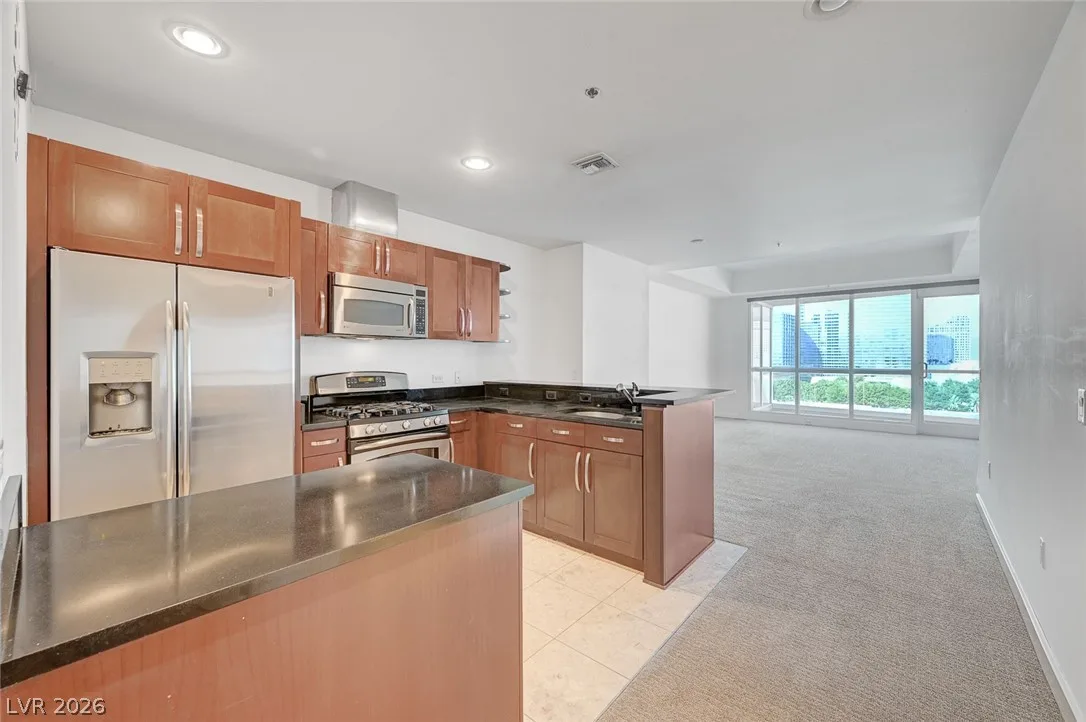 4575 DEAN MARTIN Drive 1203 — photo 4