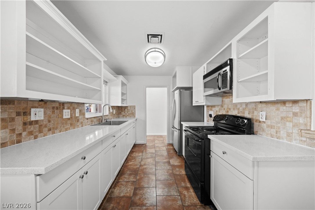 1001 Silver Lake Drive — photo 5