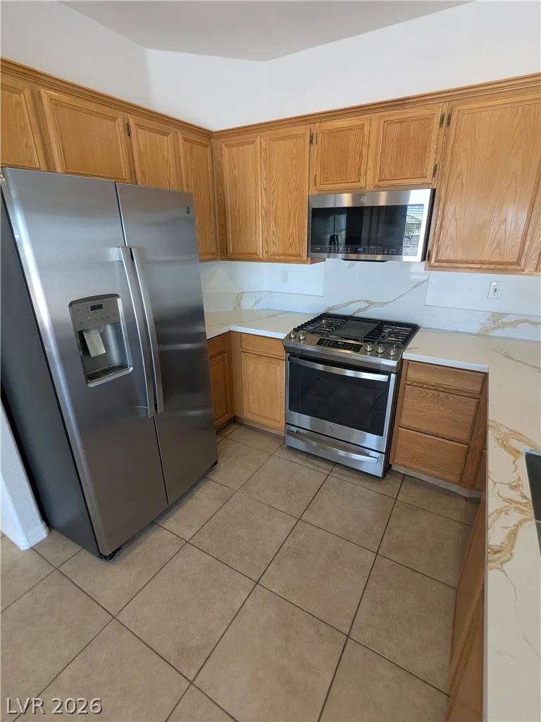 1016 Royal Plum Lane — photo 4
