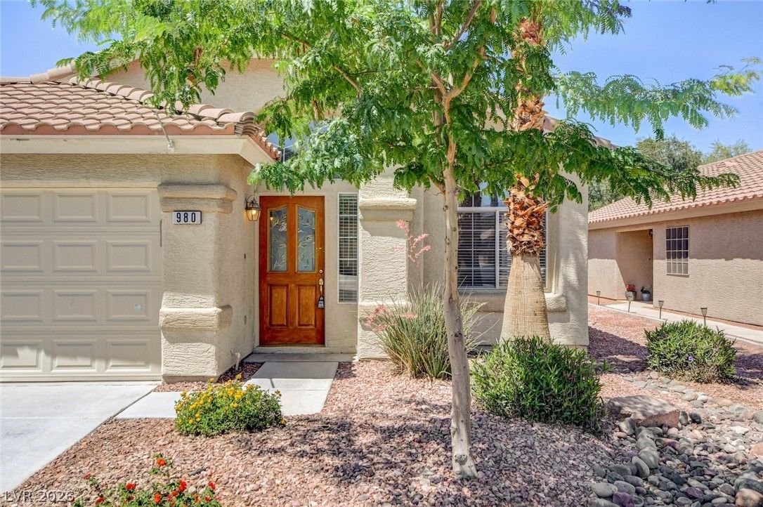 980 Sand Coral Drive — photo 5