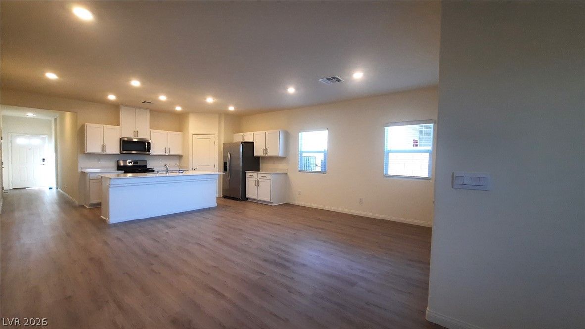 1674 Viola Falls Street 73 — photo 2 of 14