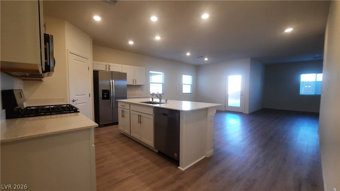 1674 Viola Falls Street 73 — photo 3 of 14