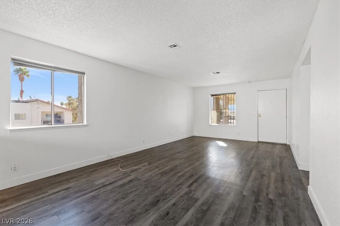 3649 Van Dyke Avenue c — photo 4