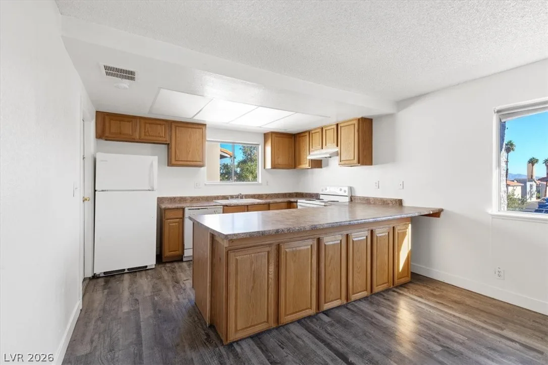 3649 Van Dyke Avenue c — photo 5