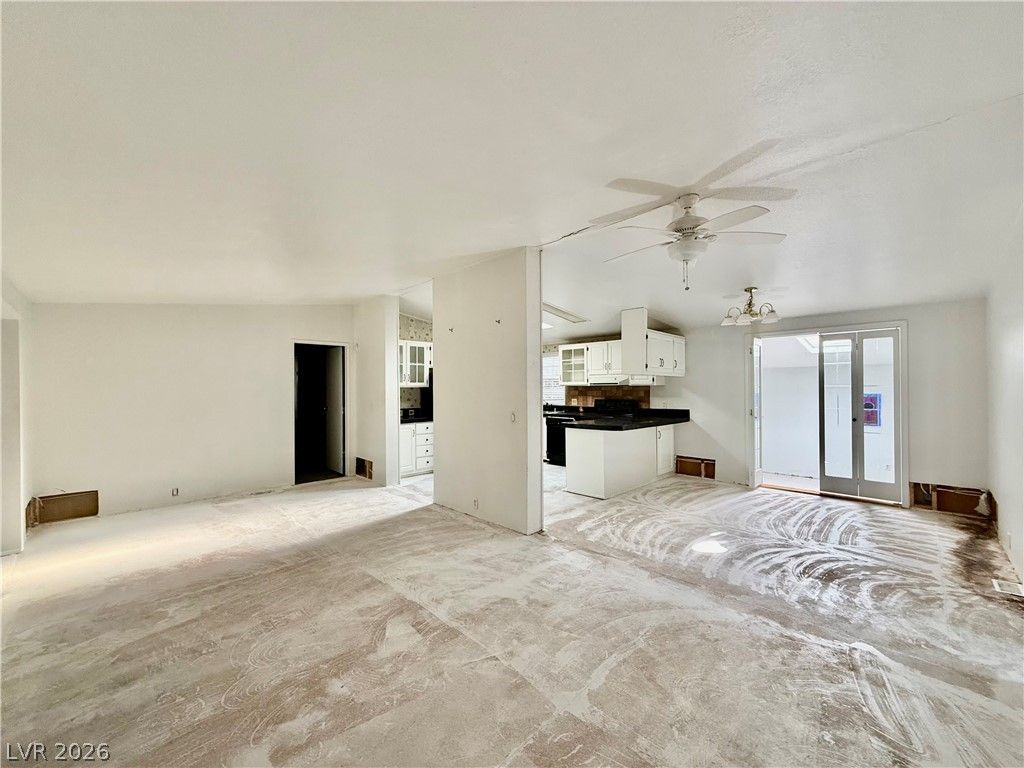6821 Surrey Lane — photo 3 of 38