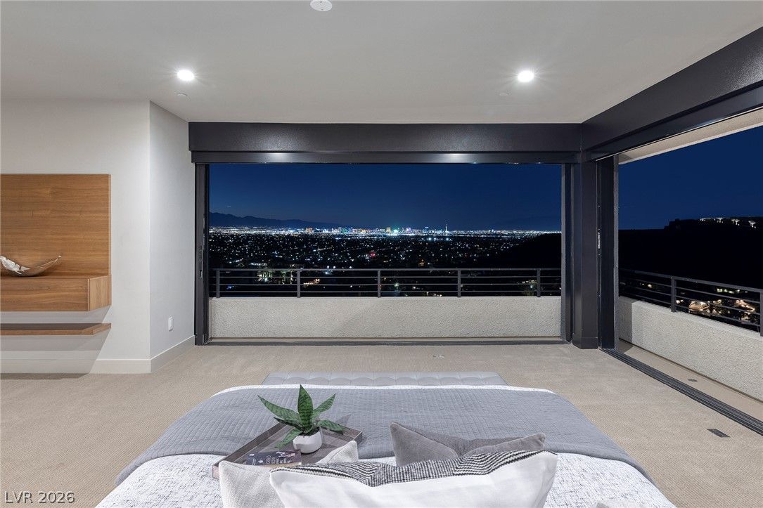 810 Dragons Eye Drive — photo 3