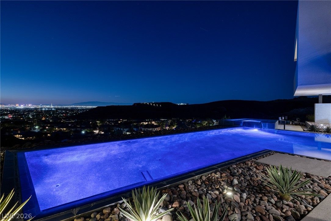 810 Dragons Eye Drive — photo 4