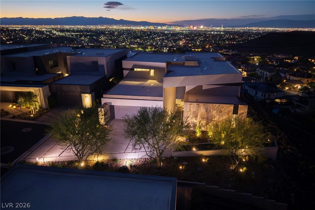 810 Dragons Eye Drive — photo 5