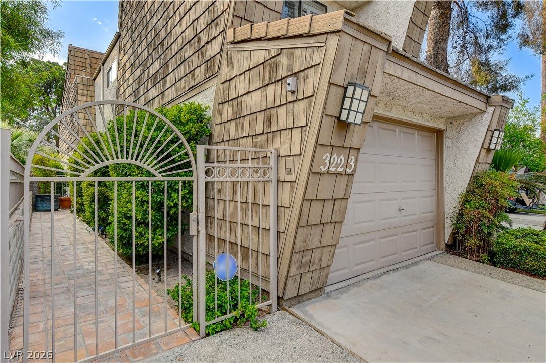 3223 Pinehurst Drive — photo 4