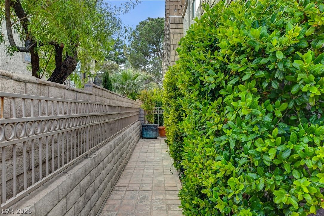 3223 Pinehurst Drive — photo 5