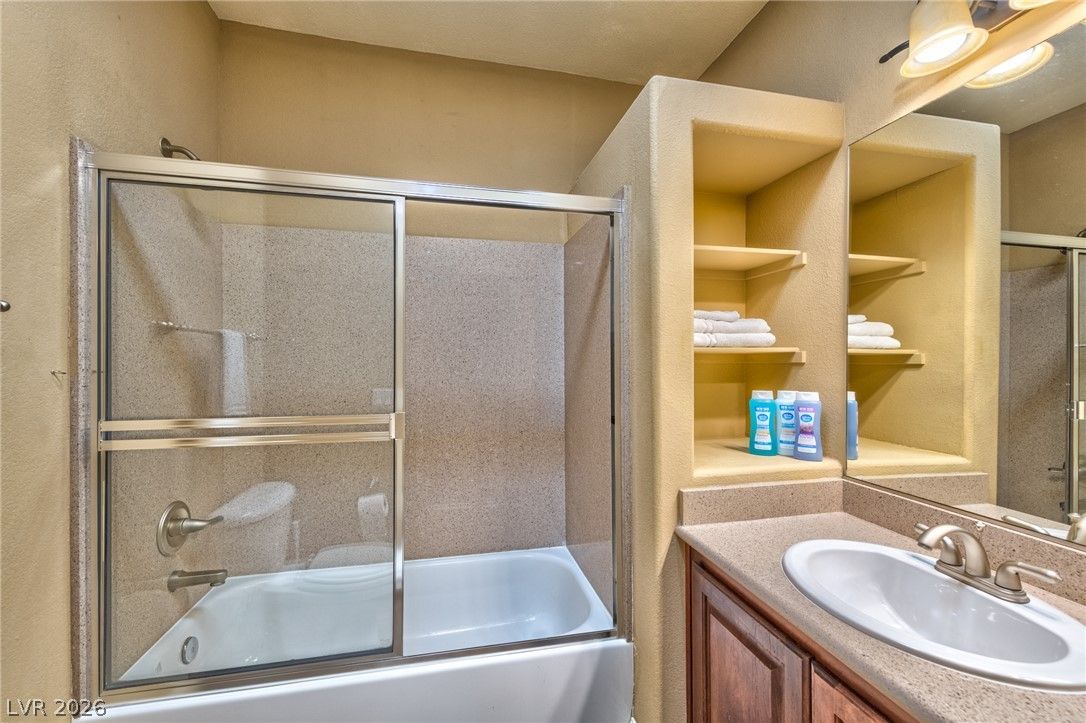 7210 El Malpais Street — photo 2