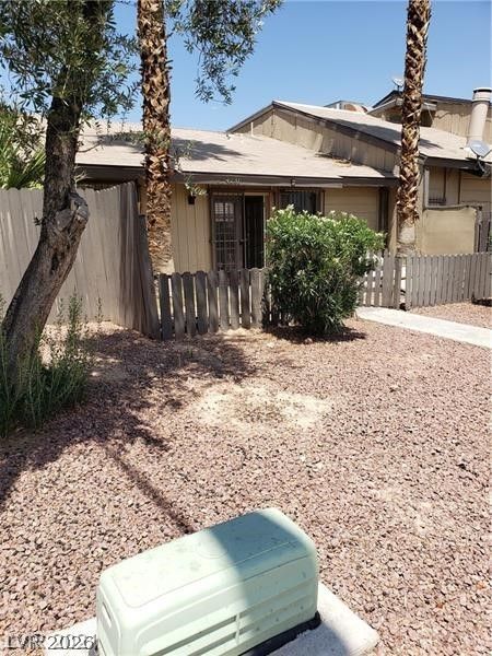 4231 White Sands Avenue — photo 2 of 35