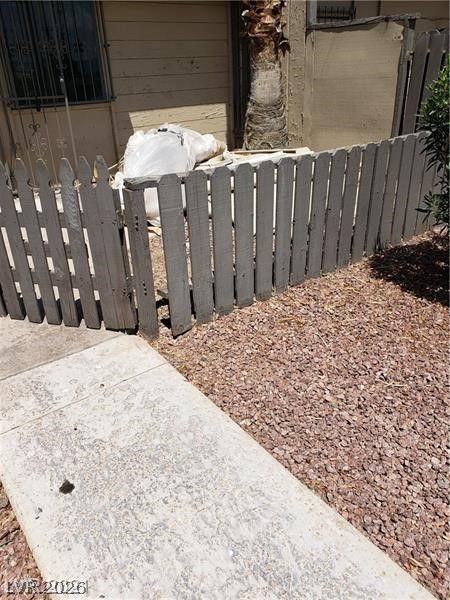 4231 White Sands Avenue — photo 5 of 35