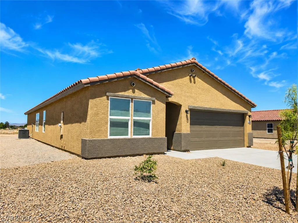 663 East Huyana Wind Drive — photo 2