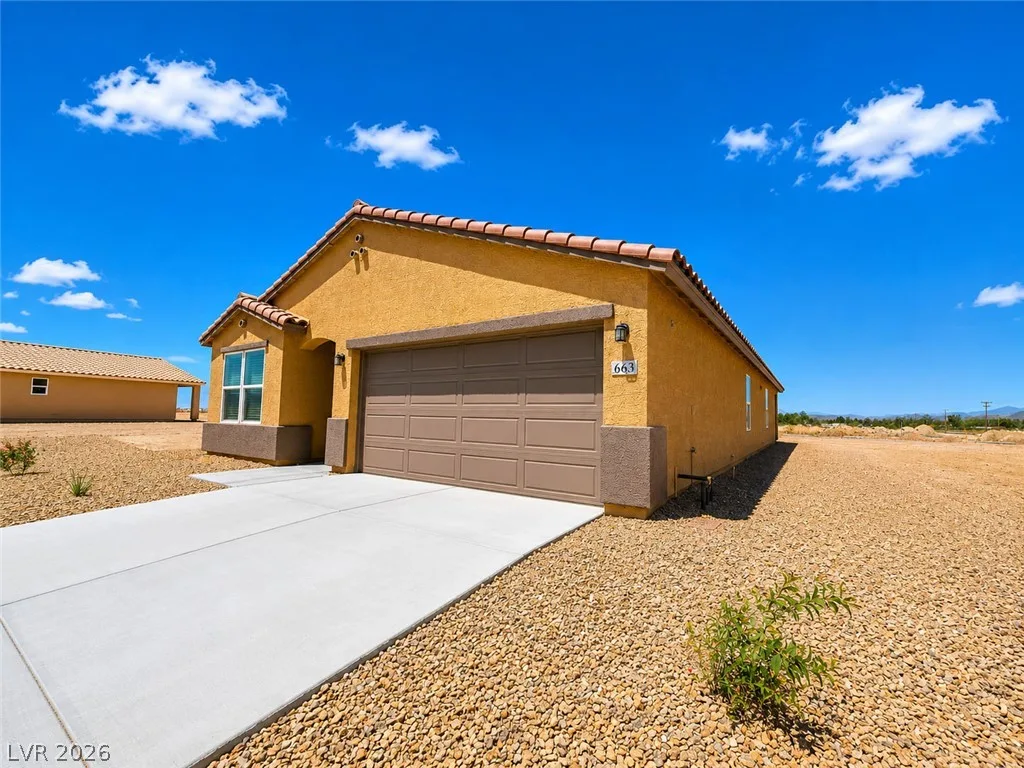 663 East Huyana Wind Drive — photo 3