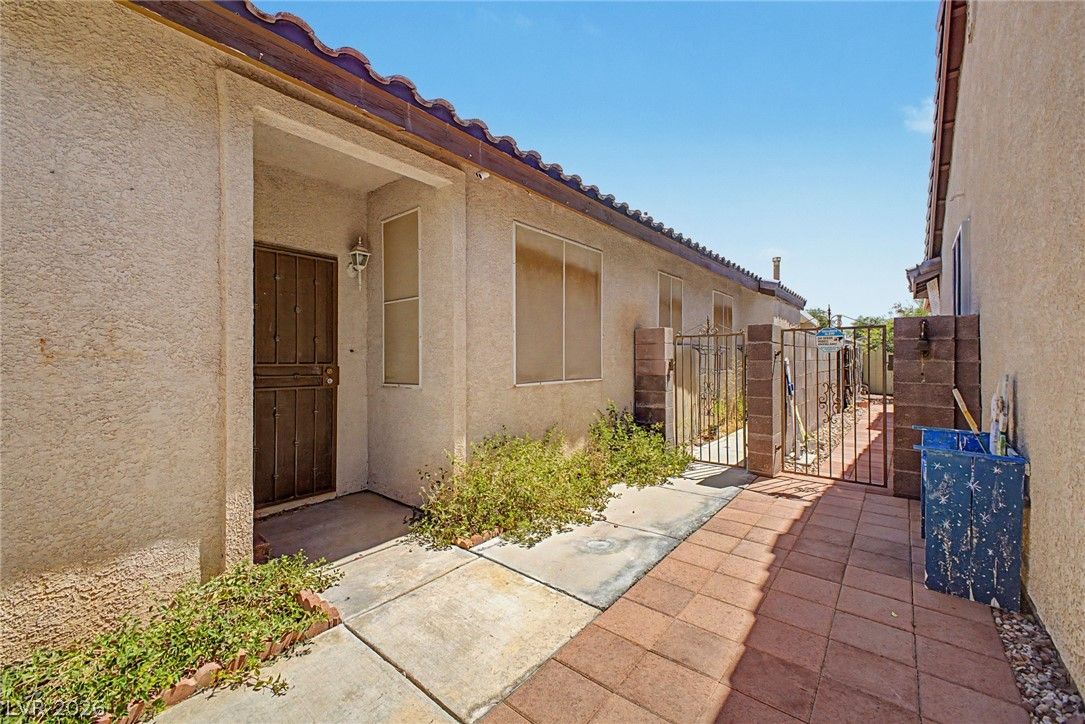 9194 Drifting Bay Street — photo 4 of 40
