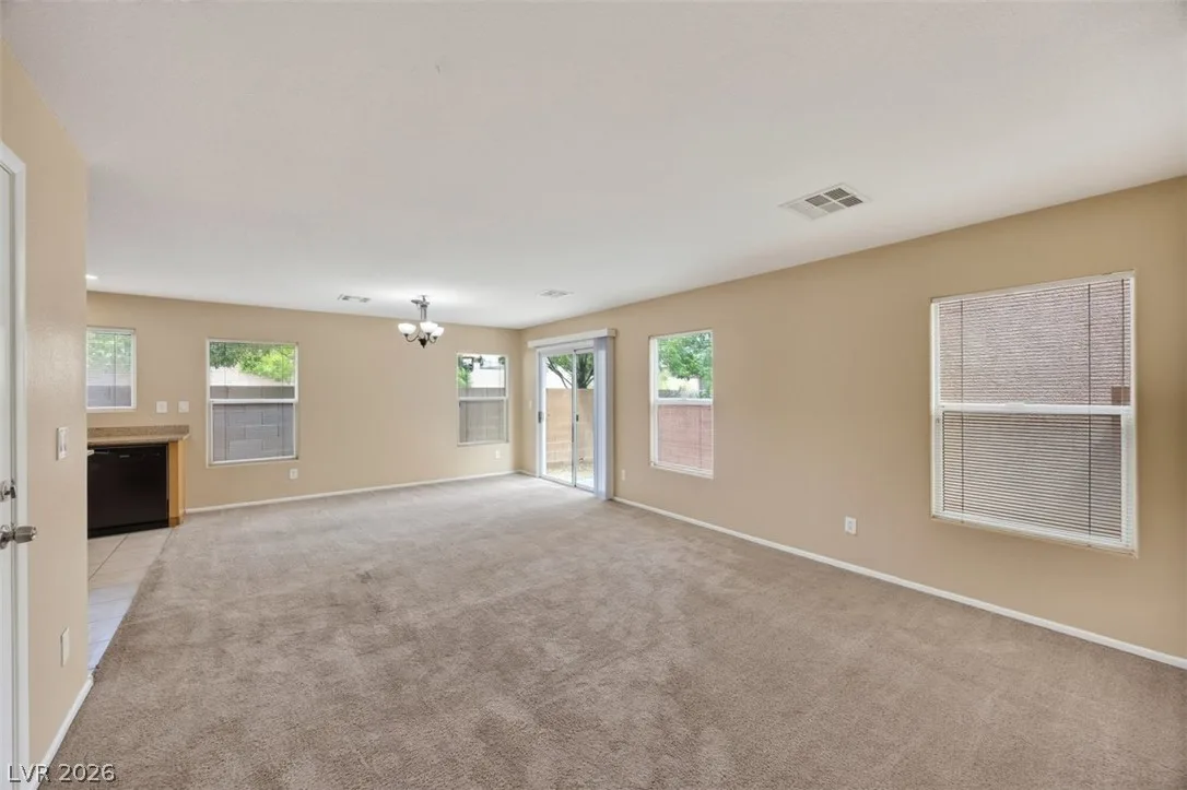 565 Lapford Street — photo 3