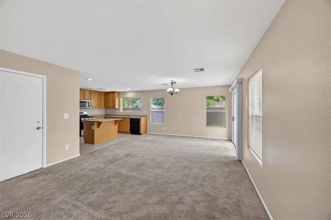 565 Lapford Street — photo 4