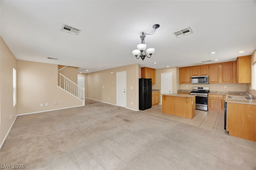 565 Lapford Street — photo 5