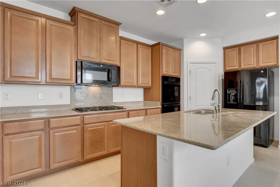 7110 Purple Iris Avenue — photo 5