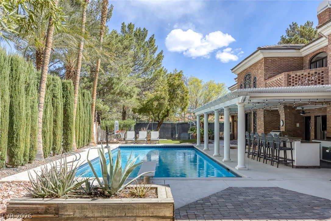 2239 Chatsworth Court — photo 4