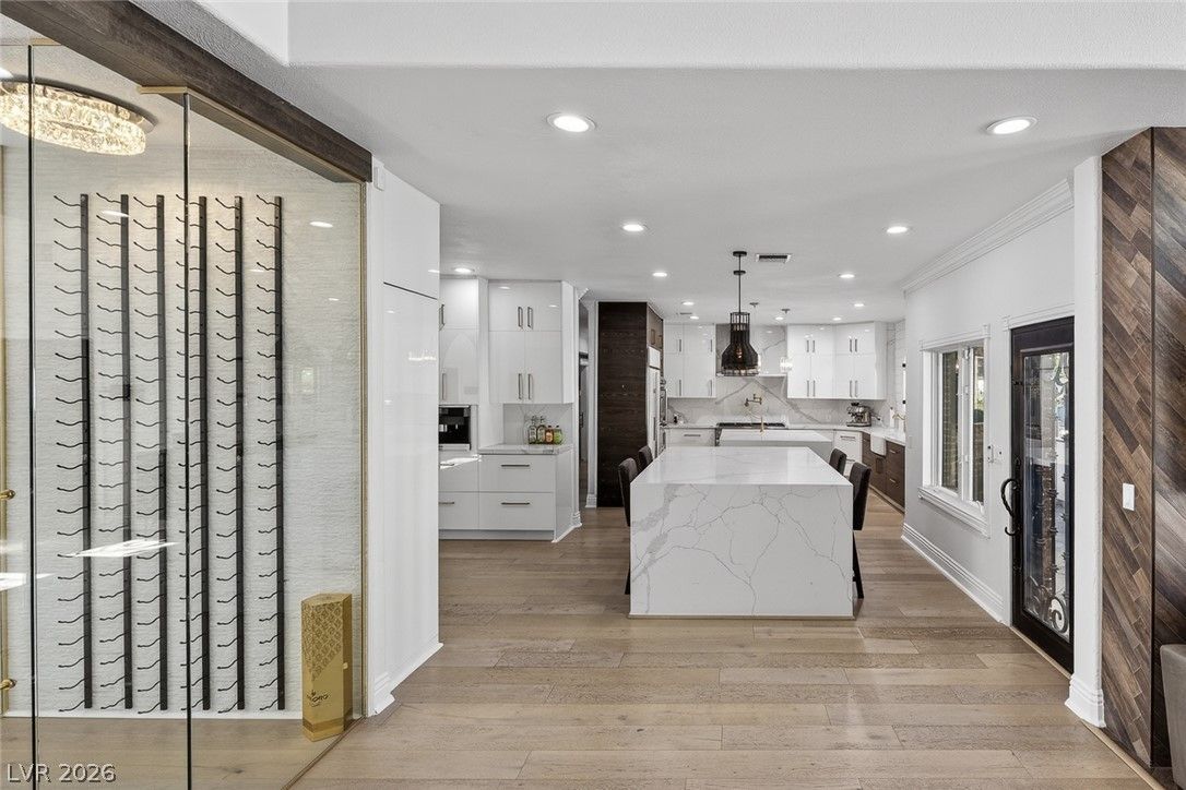 2239 Chatsworth Court — photo 5