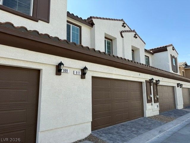 911 Rosy Starling Street — photo 1