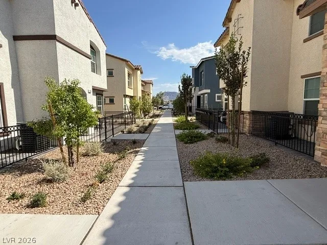 911 Rosy Starling Street — photo 3