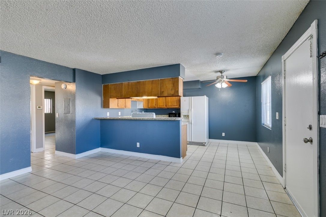 1641 North Lamont Street C — photo 2 of 30