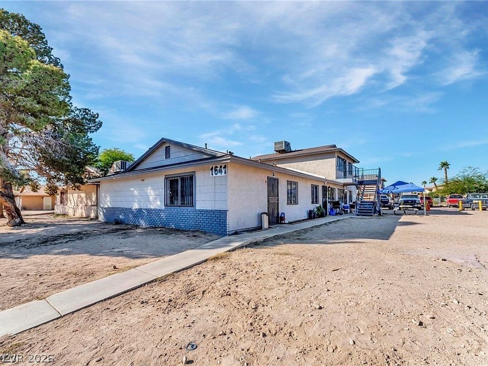 1641 North Lamont Street C — photo 3 of 30