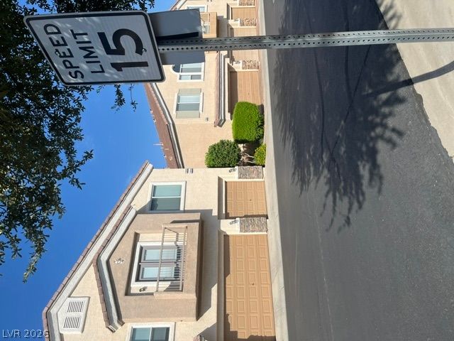 2511 April Breeze Lane — photo 3