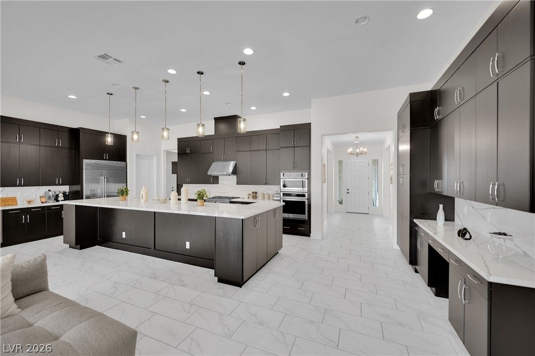 8835 South Tenaya Way — photo 4