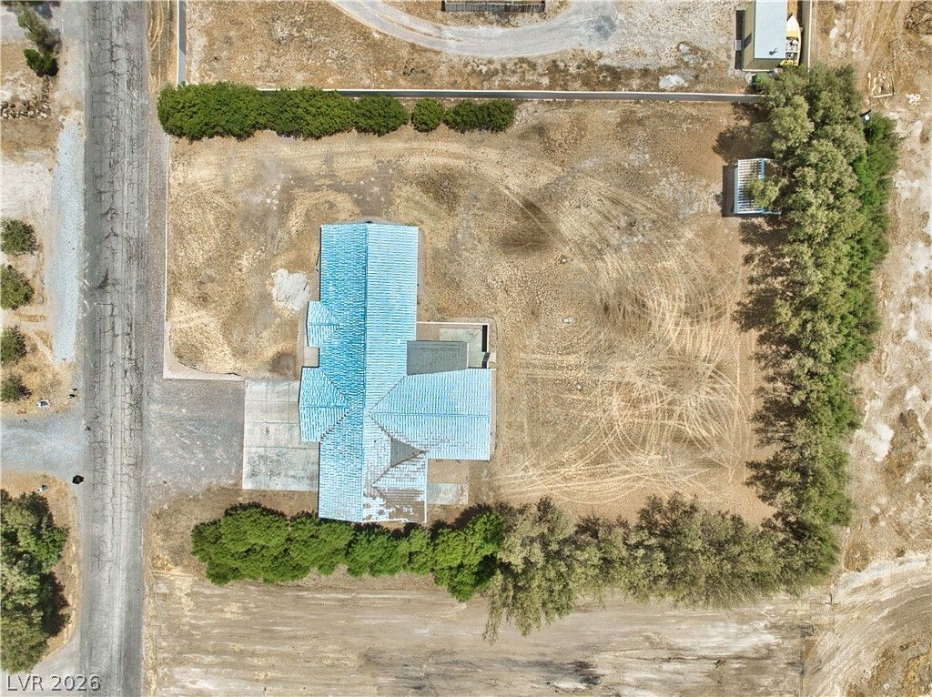 1801 West Dyer Road — photo 3