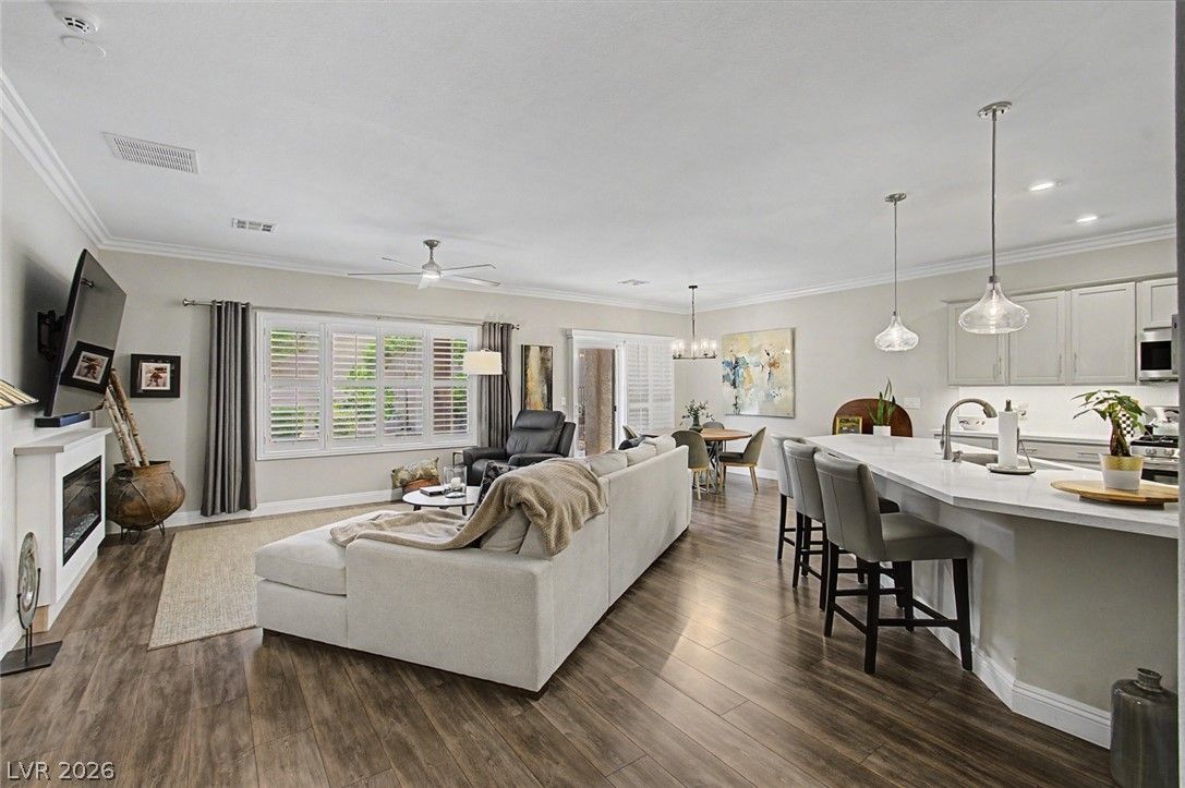 2096 Mountain City Street — photo 3